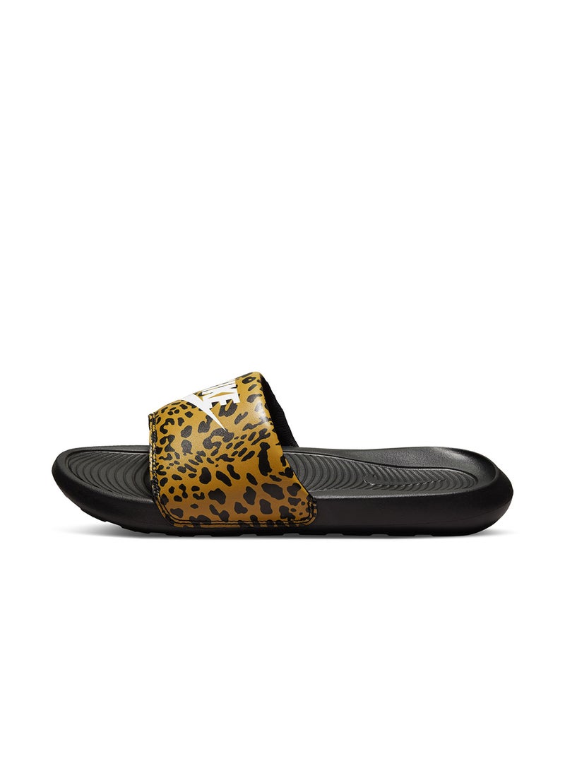 Nike VICTORI ONE SLIDE PRINT - Image 4