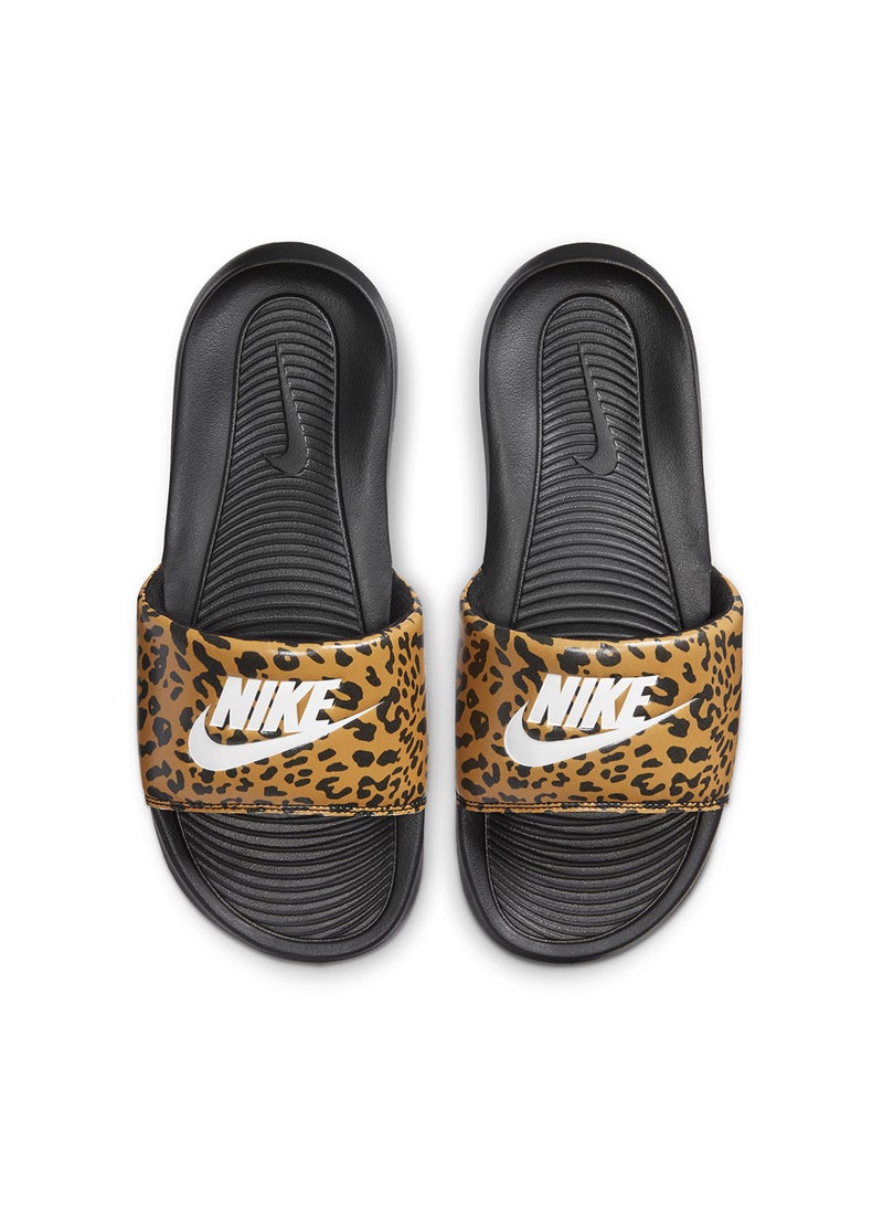 Nike VICTORI ONE SLIDE PRINT - Image 2