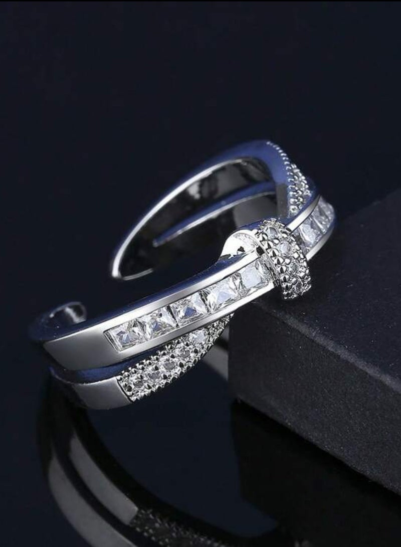 إيكوال خاتم نسائي فاخر وأنيق من الاستانلس ستيل باللون الفضي بمقاس موحد - Image 1