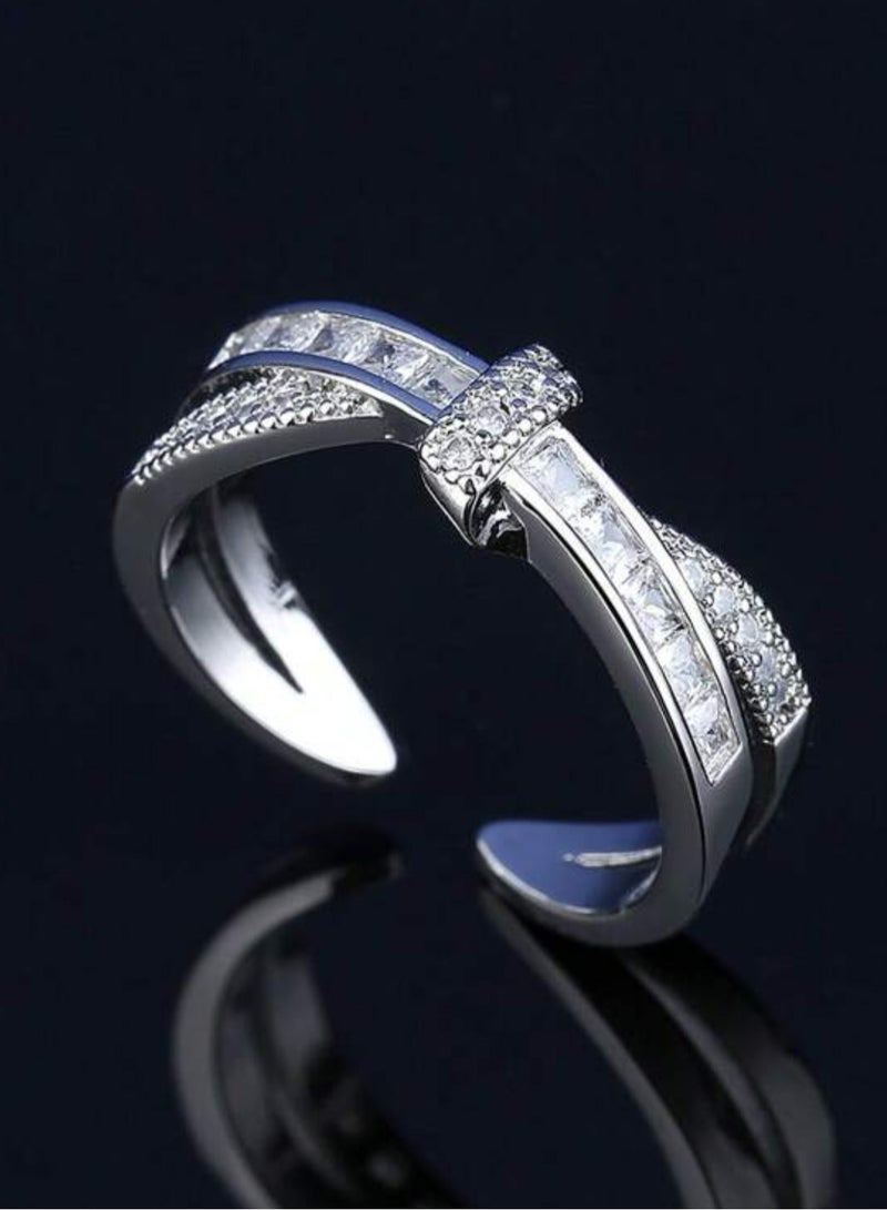 إيكوال خاتم نسائي فاخر وأنيق من الاستانلس ستيل باللون الفضي بمقاس موحد - Image 4