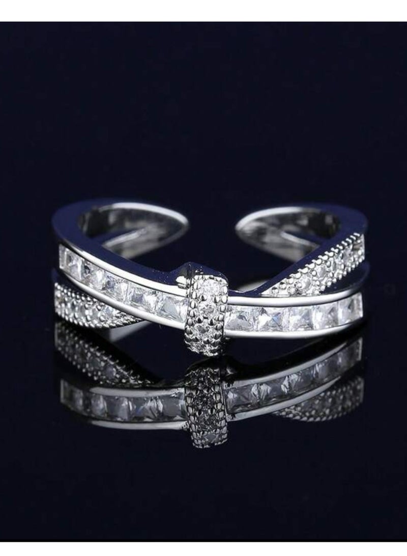 إيكوال خاتم نسائي فاخر وأنيق من الاستانلس ستيل باللون الفضي بمقاس موحد - Image 3