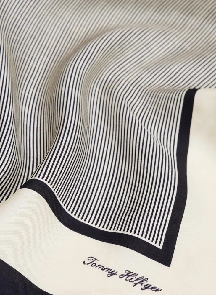 تومي هيلفيغر Logo Light Weight Scarve