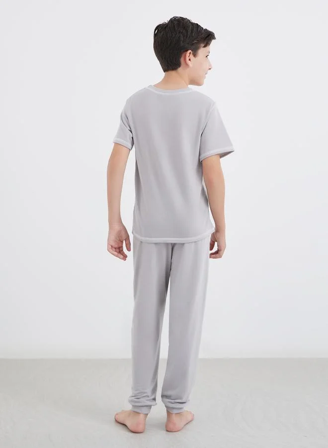 Styli Styli Boys Grey Overlock Seam T-Shirt and Pyjama Set