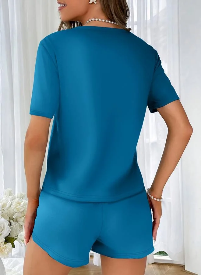 تايك تو مجموعة من تيشيرت بطبعة نص وشورت