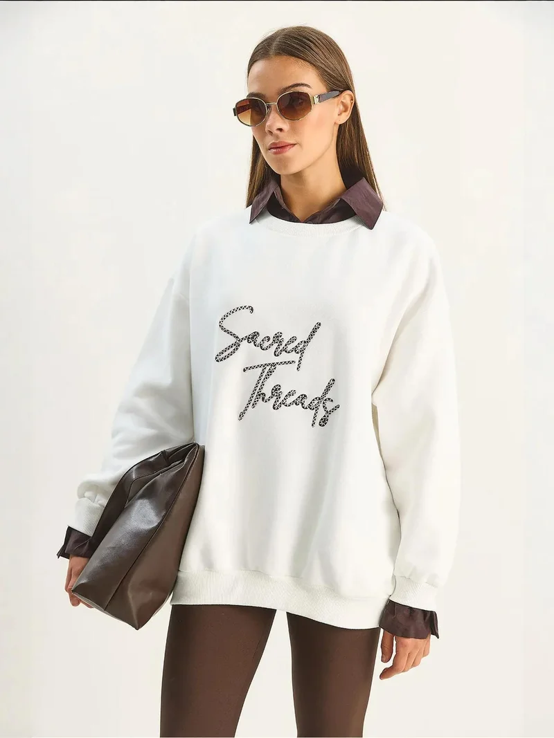 Bianco Lucci LUCCI Embroidered Crew Neck Sweatshirt