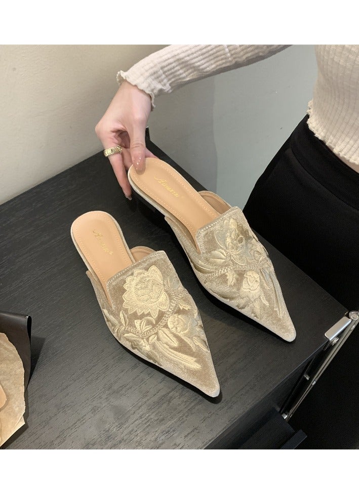 Women's Fashionable Embroidered Sandals And Slippers  - Image 4