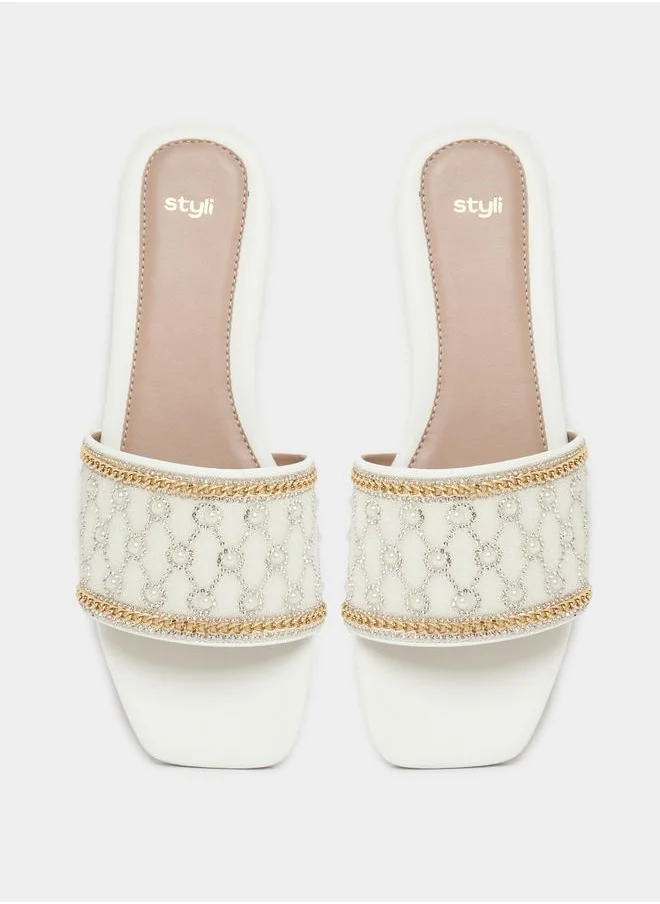 ستايلي Pearl Embellished Flat Sandals