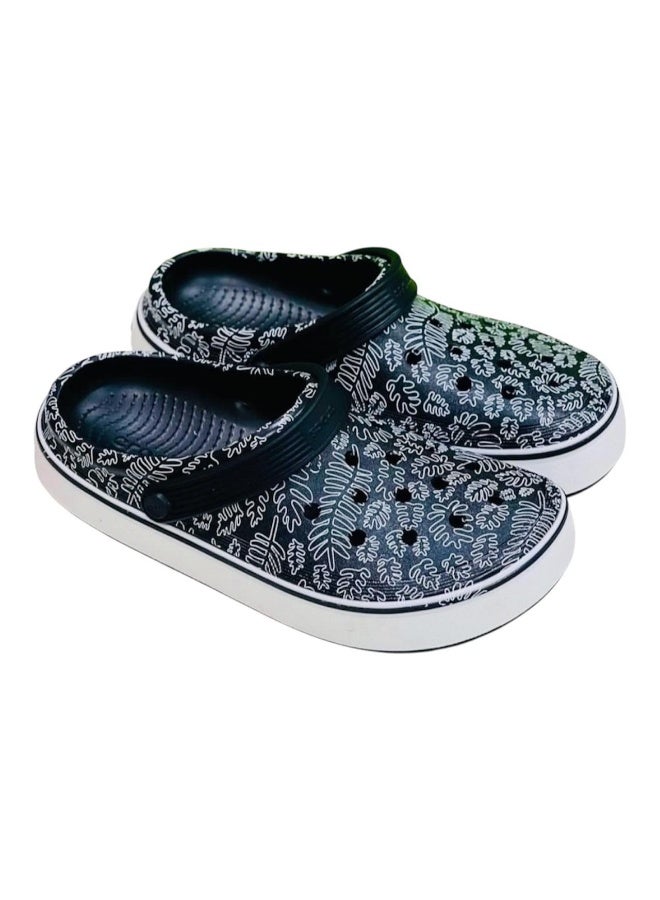 Crocs are comfortable - Image 2