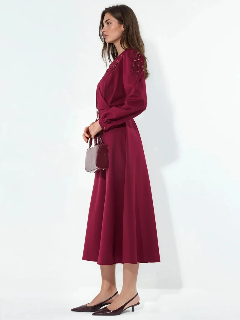 جينيفر Belted A-line Midi Dress