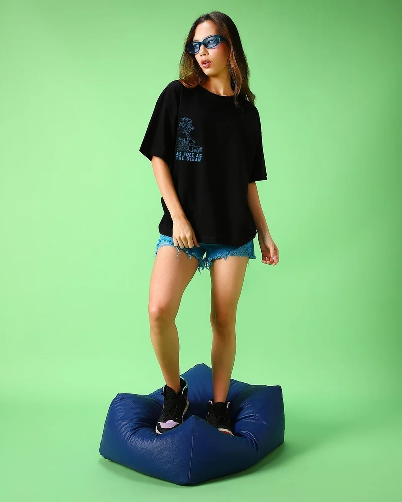 bewakoof Women's Black Ocean Child Graphic Printed Oversized T-shirt