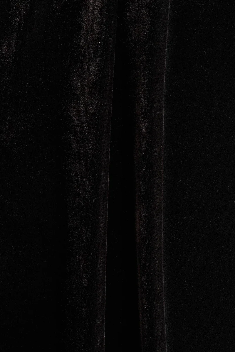 اتش اند ام بنطلون من الفيلور