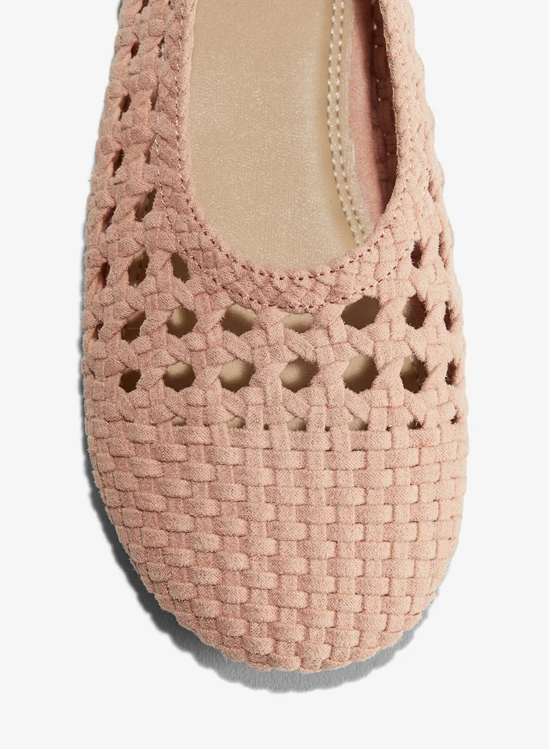 اتش اند ام أحذية بالية مصنوعة يدوياً