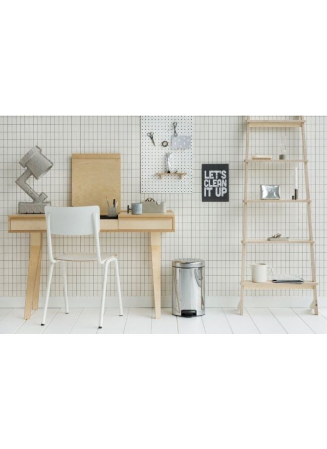 brabantia Newicon Odor-Proof Design Non-Slip Soft Closing Pedal Bin Silver 12 L  - Image 2