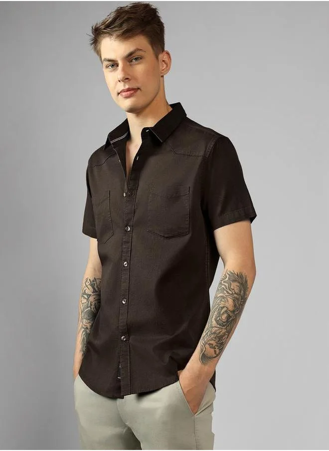 دينيس لينغو Solid Regular Fit Collared Shirt with Pockets by Styli