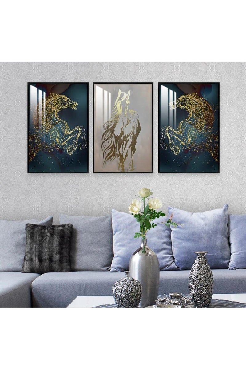 ماركتنا ثلاث لوحات جدارية خشبية بتصميم حصان، مع إطار وطبقة أكريليك شفافة. - Image 1