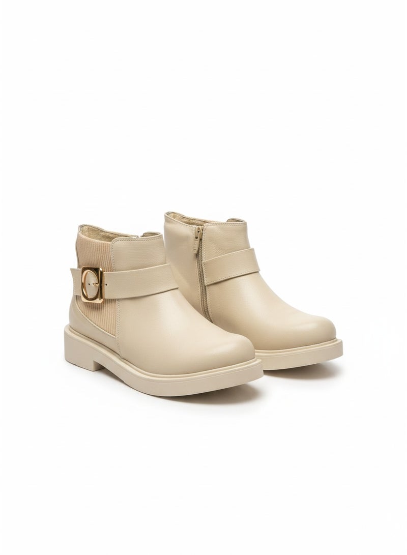 Vbranda A stylish ankle boot designed with a smooth - Image 3
