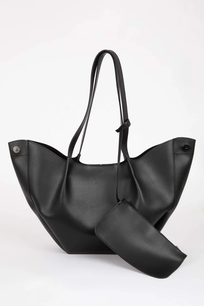 ديفاكتو Woman Faux Leather Shoulder Bag