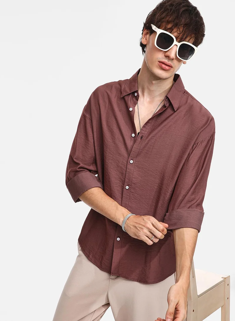 Campus Sutra Men's Mocha Brown Breezy Wrinked Shirt For Casual Wear | Spread Collar | Long Sleeve | Button Closure | Shirt Crafted With Comfort Fit For Everyday Wear