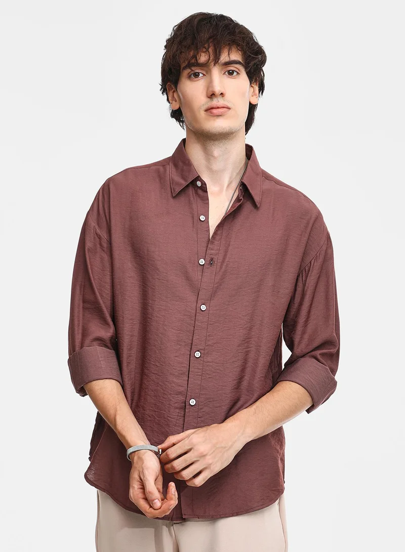 Campus Sutra Men's Mocha Brown Breezy Wrinked Shirt For Casual Wear | Spread Collar | Long Sleeve | Button Closure | Shirt Crafted With Comfort Fit For Everyday Wear