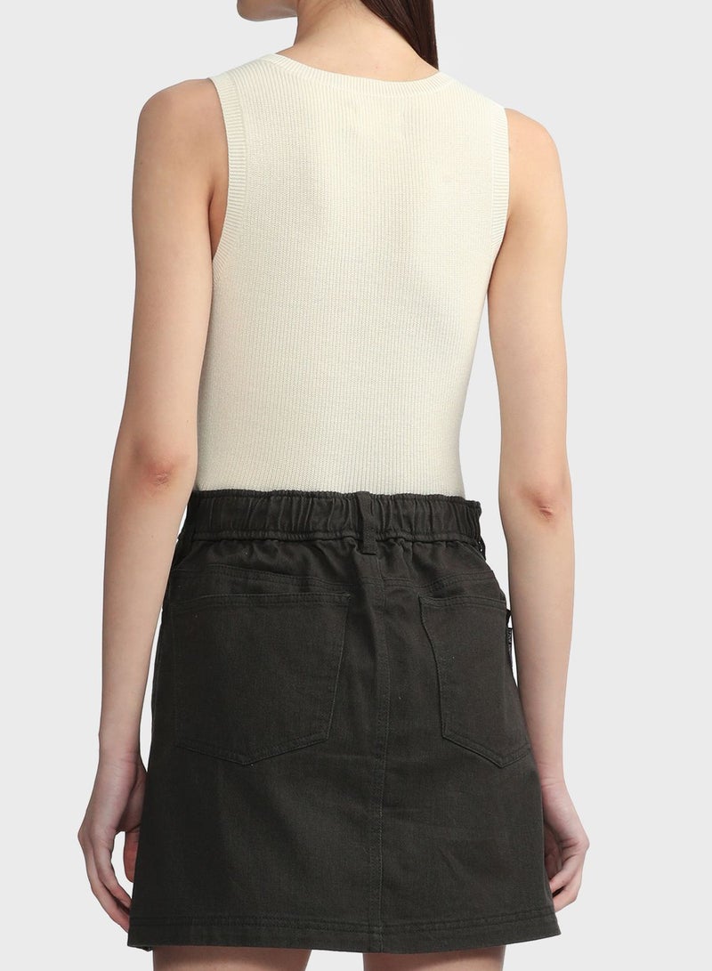 إيسو بلوزة قصيرة اساسية - Image 2