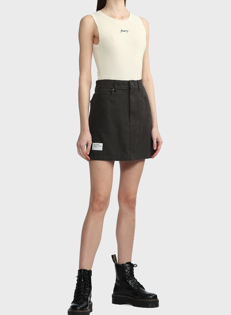 إيسو بلوزة قصيرة اساسية - Image 4