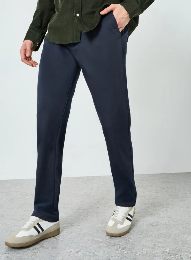 ستايلي بنطال بقصة عادية ونسيج مرن