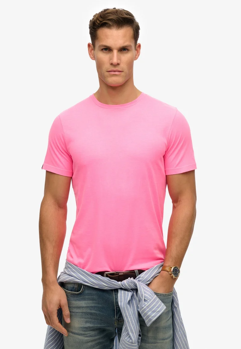 سوبر دراي Classic Essential T-Shirt