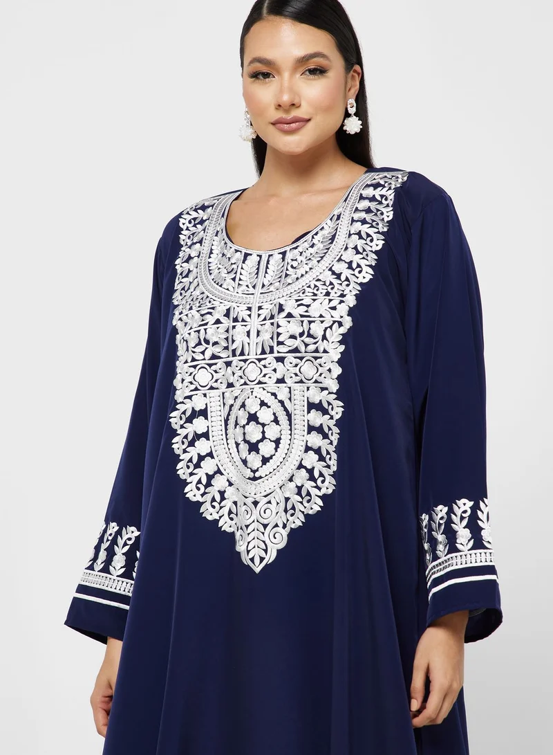 Khizana Embroidered Detail Jalabiya