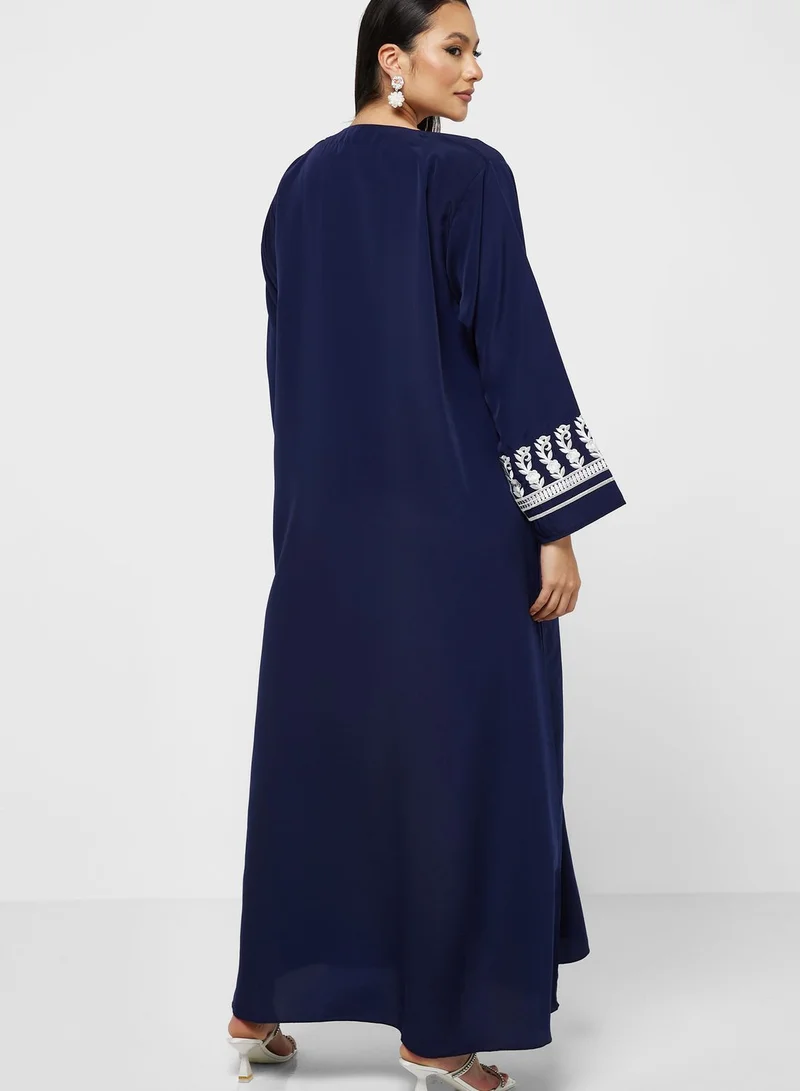 Khizana Embroidered Detail Jalabiya