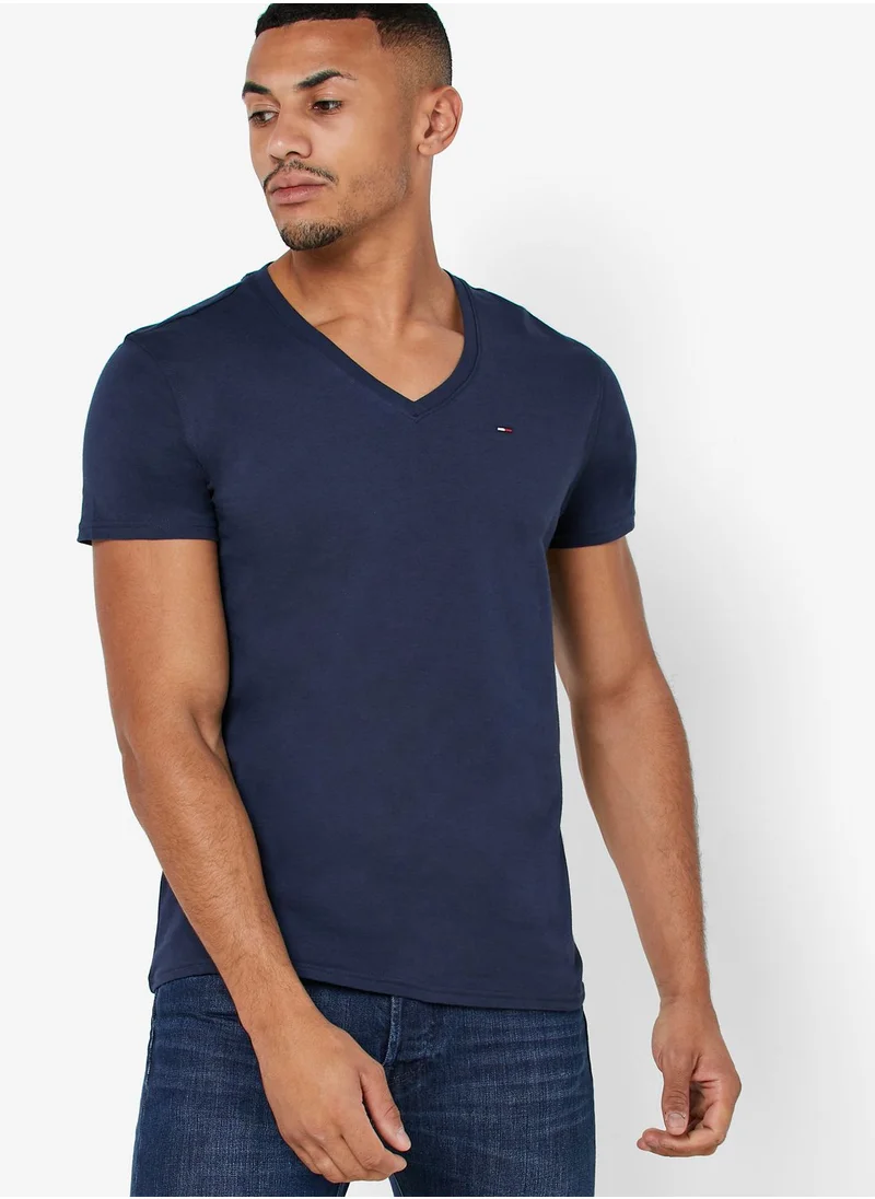 TOMMY JEANS Essential V-Neck T-Shirt