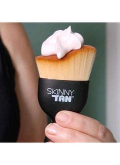 Skinny Tan Skinny Tan Miracle Tanning Brush - Premium and Ultra-Soft Synthetic Bristles - Unique Ergonomically Shaped Tool - Perfect for Bronzing Tricky Areas - Streak-Free, Flawless Looking Finish - 1 pc  - Image 4