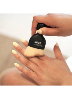 Skinny Tan Skinny Tan Miracle Tanning Brush - Premium and Ultra-Soft Synthetic Bristles - Unique Ergonomically Shaped Tool - Perfect for Bronzing Tricky Areas - Streak-Free, Flawless Looking Finish - 1 pc  - Image 3