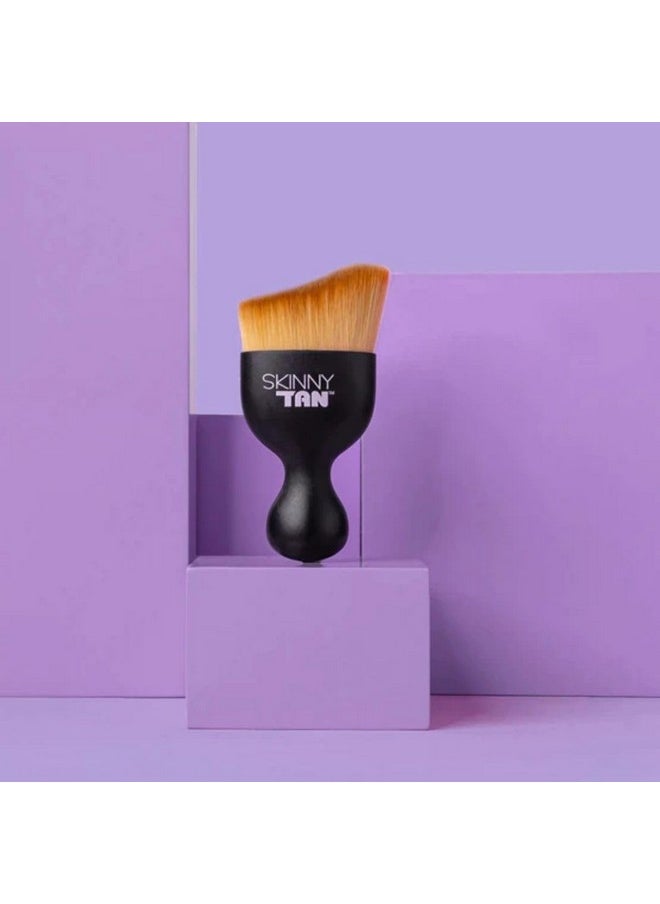 Skinny Tan Skinny Tan Miracle Tanning Brush - Premium and Ultra-Soft Synthetic Bristles - Unique Ergonomically Shaped Tool - Perfect for Bronzing Tricky Areas - Streak-Free, Flawless Looking Finish - 1 pc  - Image 5