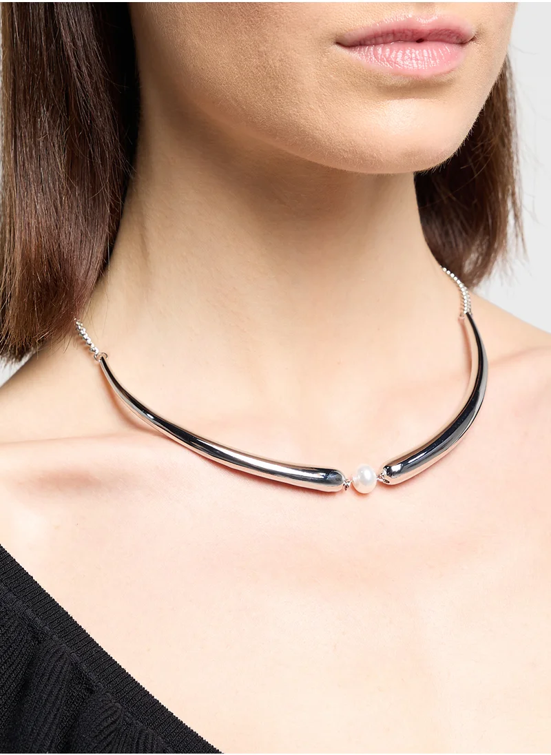 ELLA Peal Detail Molten Necklace