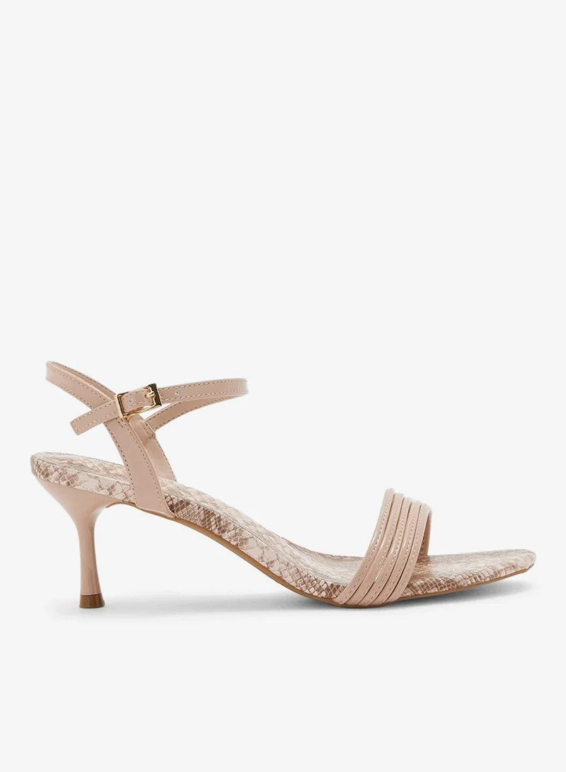 ايلا صندل بكعب بحزام للكاحل بطبعة ثعبان