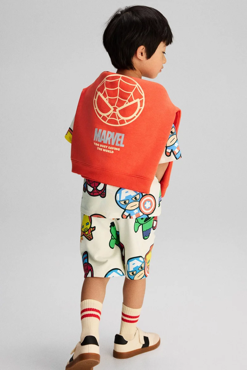 اتش اند ام سويت شورت مزين بطبعة