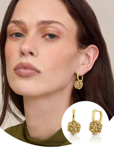 أقراط ذهبية بسيطة بتصميم فاخر وأنيق