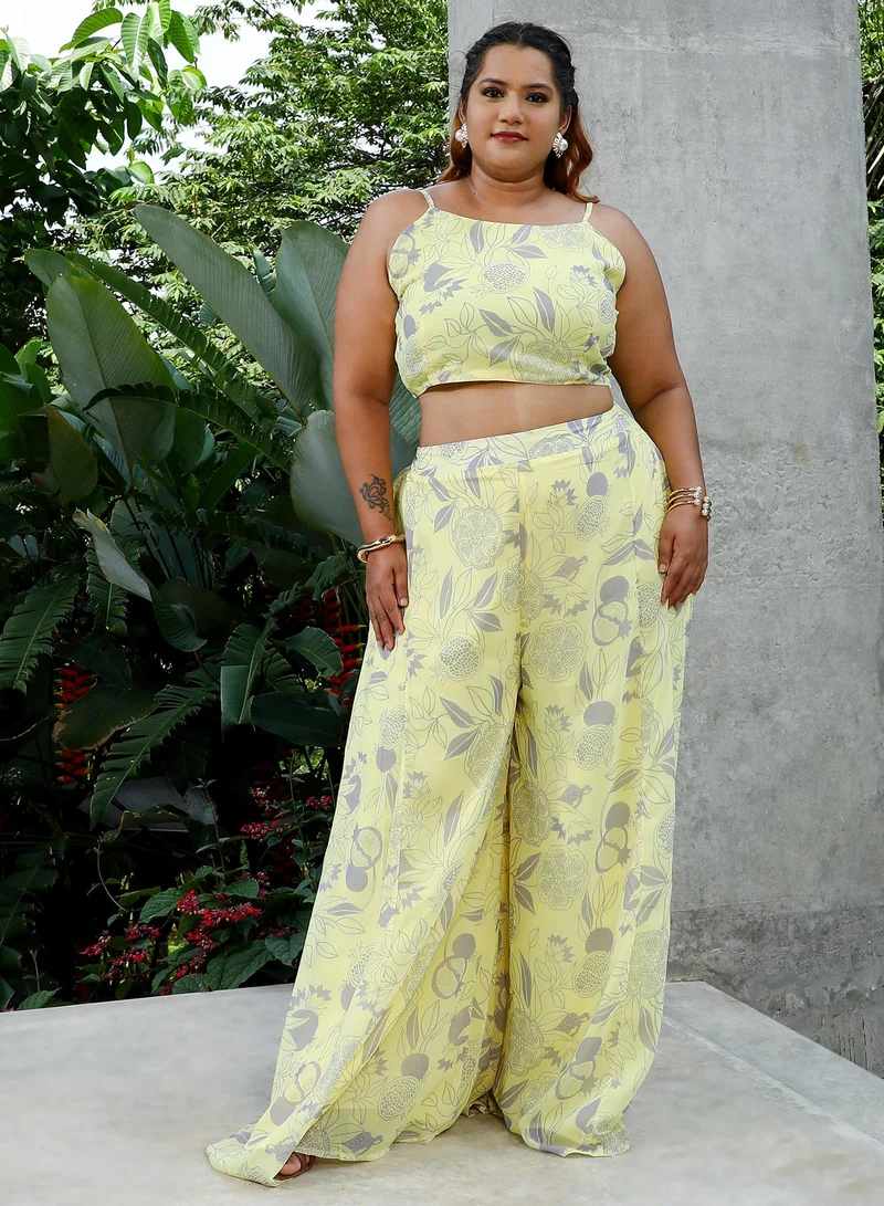 انستافاب بلس طقم نسائي أصفر ورمادي بوميل مكون من  قطع للملابس الكاجوال بأشرطة رفيعة بدون أكمام مقاس كبير بتصميم مريح للملابس العرقية اليومية