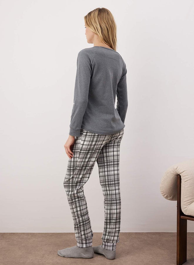 trendyol Soft Knitted Pajama Set with Smoked Bear and Penguin Print Plaid - Image 4