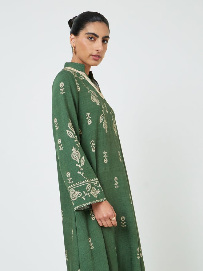 Styli Green Embroidered Stand Collar Jalabiya - Image 2