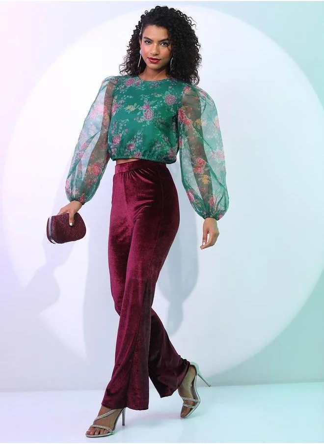 طوكيو توكيز توب قصير بأكمام بالون وطبعات زهور من طوكيو توكيز