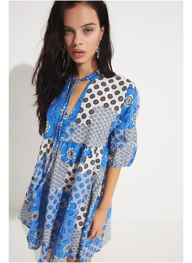 جون June Patterned V-Neck Linen Dress
