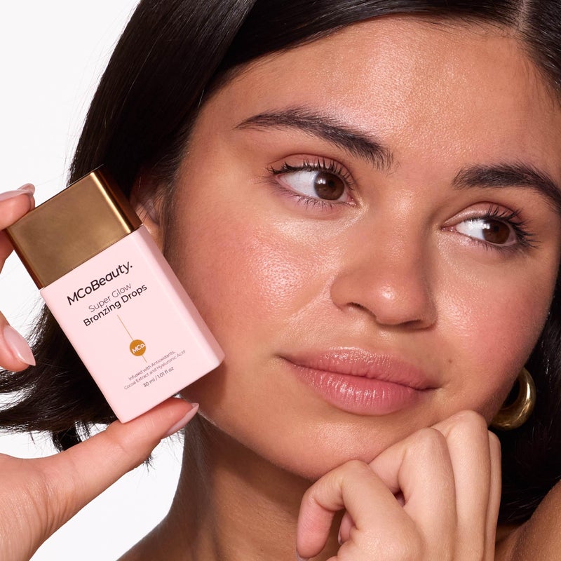 MCoBeauty قطرات برونزية سوبر جلو من إم كو بيوتي، توهج مشمس لبشرة رطبة ومتألقة، مستحضرات تجميل نباتية وخالية من القسوة - Image 4