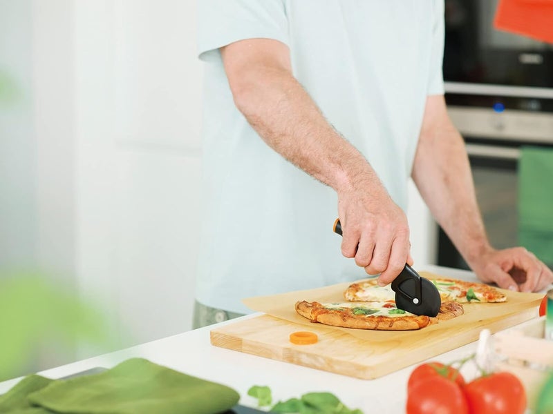 Fiskars Synthetic Material Cutting Pizza Wheel one size Black - Image 5