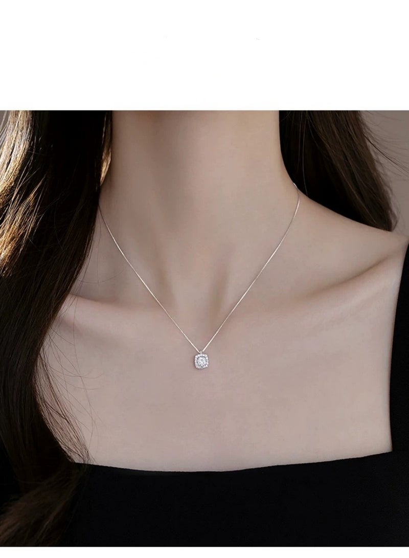 Necklace for Girls ,Shiny Necklace ,Women's Fashionable Temperament Collarbone Chain (gold)   Accessories for ladies,Jewelry Gifts  Party Jewellery Birthday Gifts for Family, Friends and Classmates. - Image 1