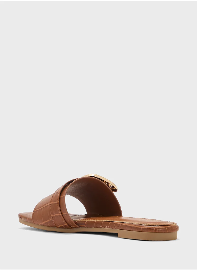 ايلا Flat Sandal With Buckle