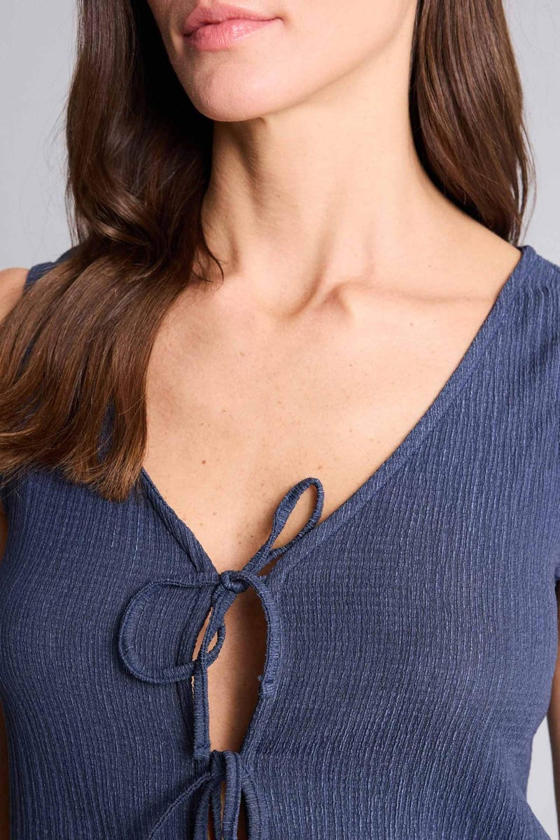 DeFacto Regular Fit V-Neck Crinkle Tank Top - Image 4