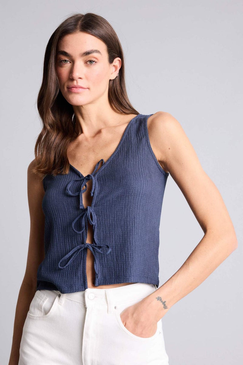 DeFacto Regular Fit V-Neck Crinkle Tank Top - Image 3
