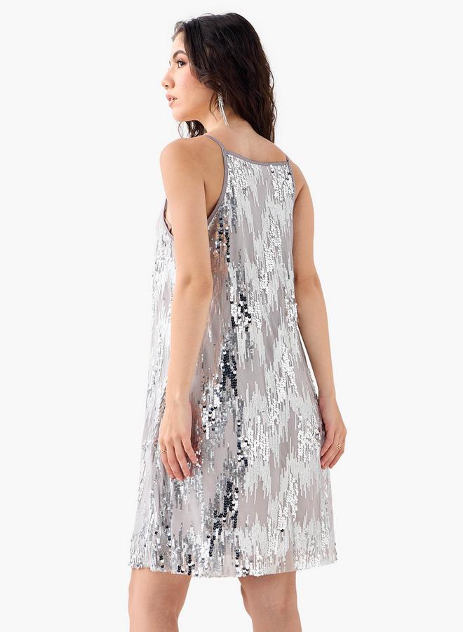 تواكستريمز فستان بحمالات مزين بالترتر - Image 3