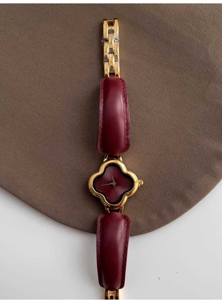 Red Clover Women's Niche, Light Luxury, High-end Feel Bracelet Watch For Women - Image 3